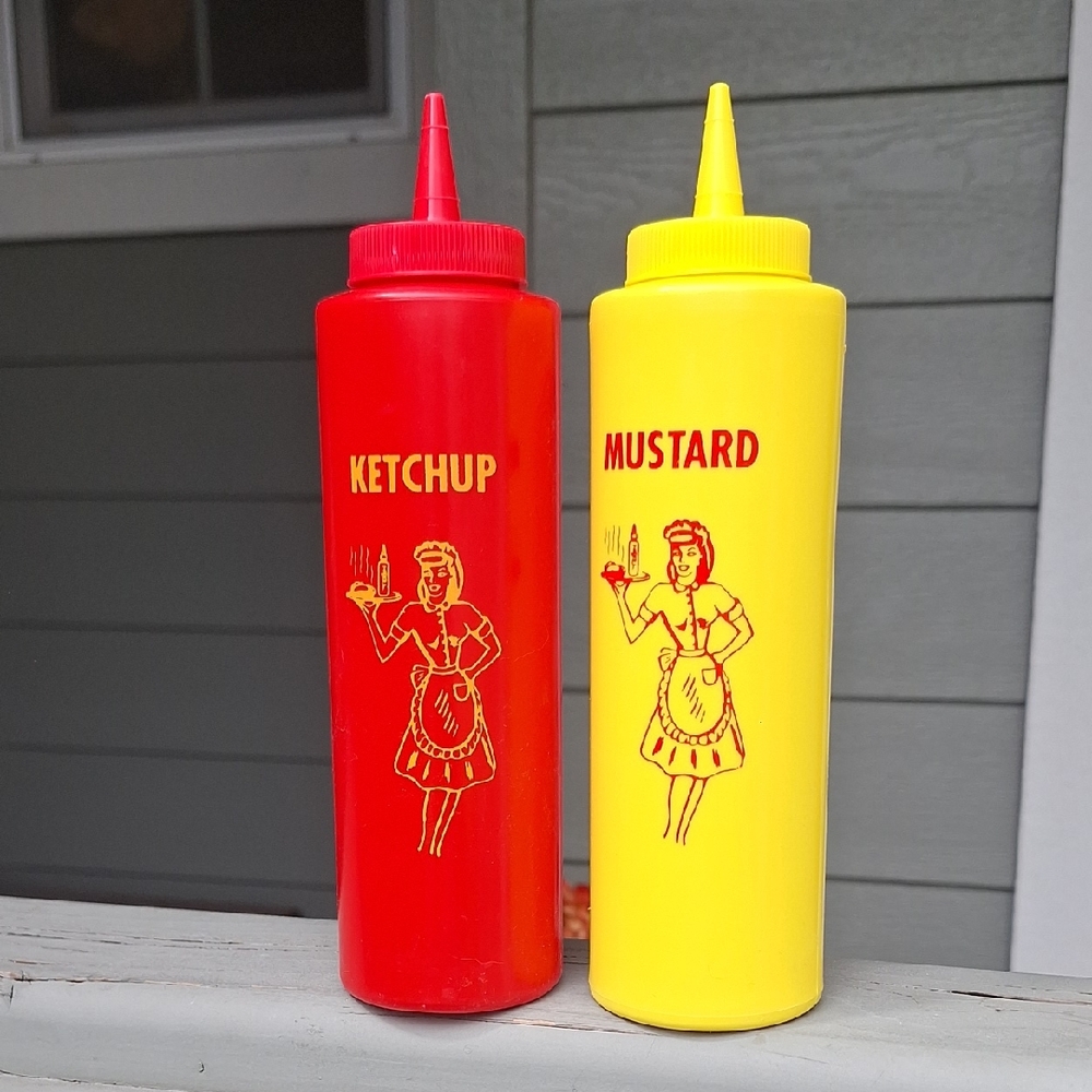Retro Nostalgia Ketchup and Mustard Diner Squeeze Bottles Barbeque Picnic